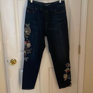 Chico’s Size 2 R Jeggings jeans embroidered